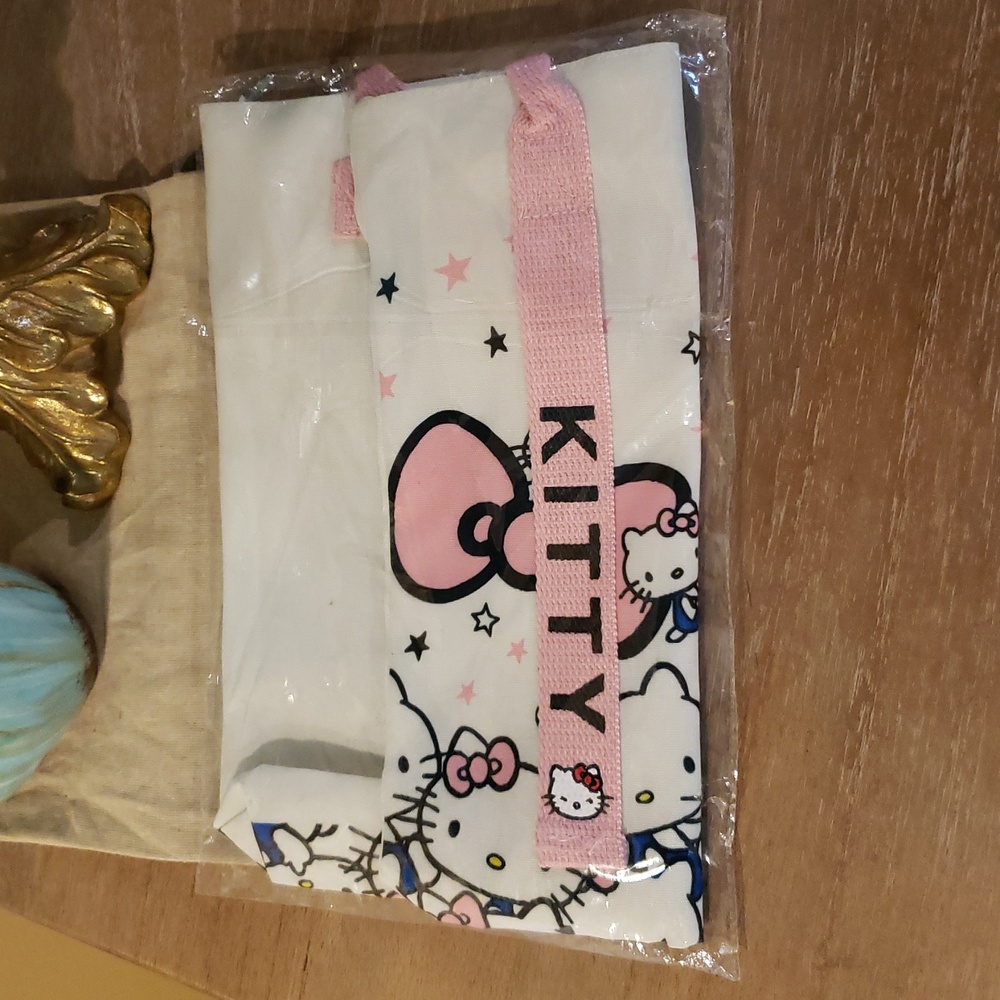 NWT! Hello Kitty  'Hi I'm Hello Kitty' Zip Closure Tote Bag (Cream & Pink) - Picture 7 of 7
